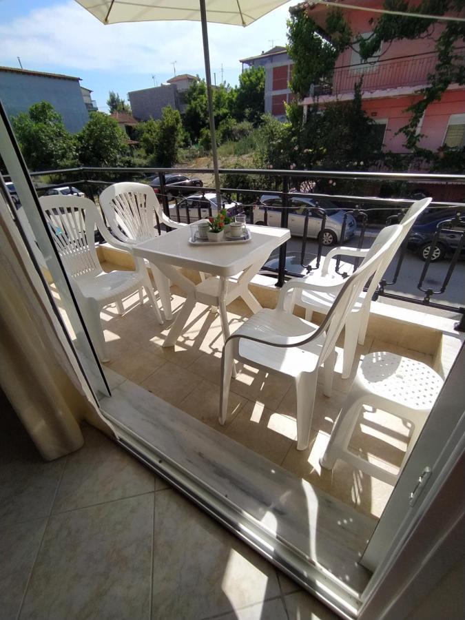 Διαμέρισμα Στην Πόλη Metamorfosi Esterno foto